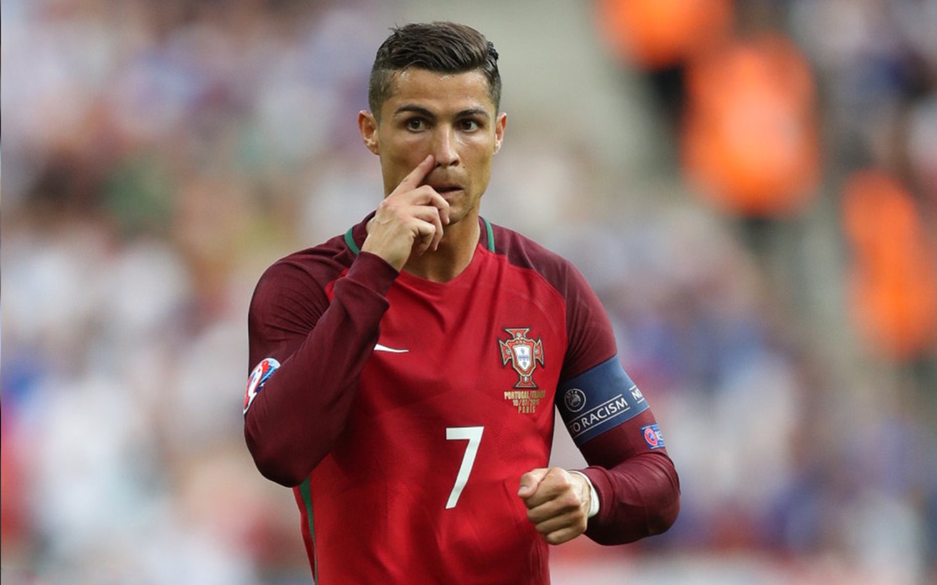 羽毛球杀球时速测试赛 球速数字不断刷新电子屏幕